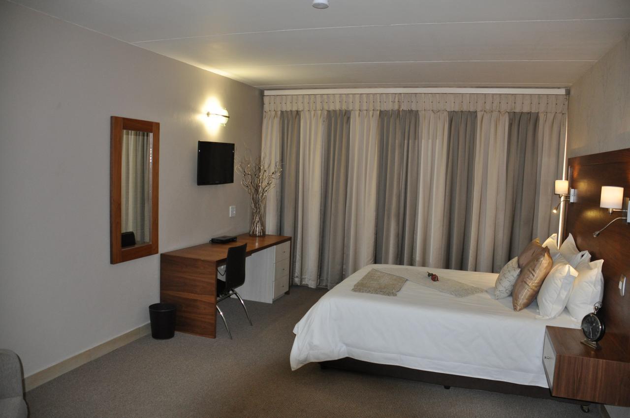 Merchant Business Class Hotel Henley on Klip Room photo